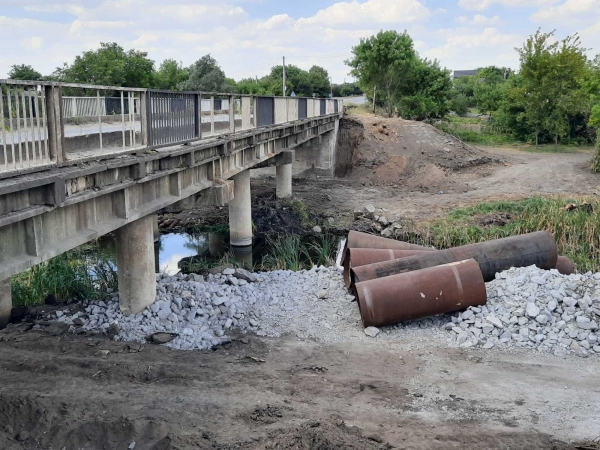 У Кропивницькому взялися за багатостраждальний міст на об’їзній (ФОТО)