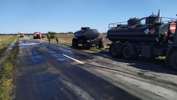 Техногенна аварія: на Кіровоградщині перекинулась цистерна з дизпаливом (ФОТО)