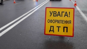 Як у Кропивницькому зухвала водійка ВАЗа намагалась «проскочити» перехрестя (ФОТО)