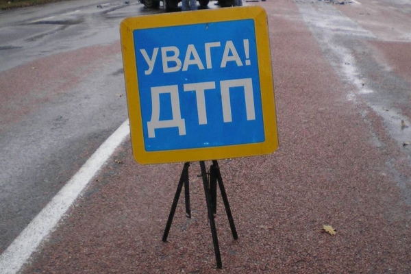 У Кропивницькому водій ВАЗа протаранив іномарку та втік з місця ДТП (ФОТО)